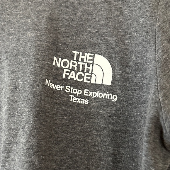 The North Face Texas Graphic T-Shirt – Gray “Never Stop Exploring” Tee - Picture 5 of 6